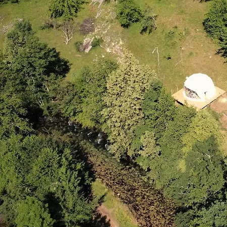 Nomad Glamping *